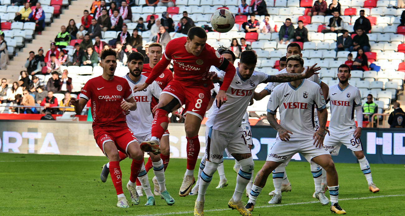 Trabzon Antalya'da 2 puan bıraktı