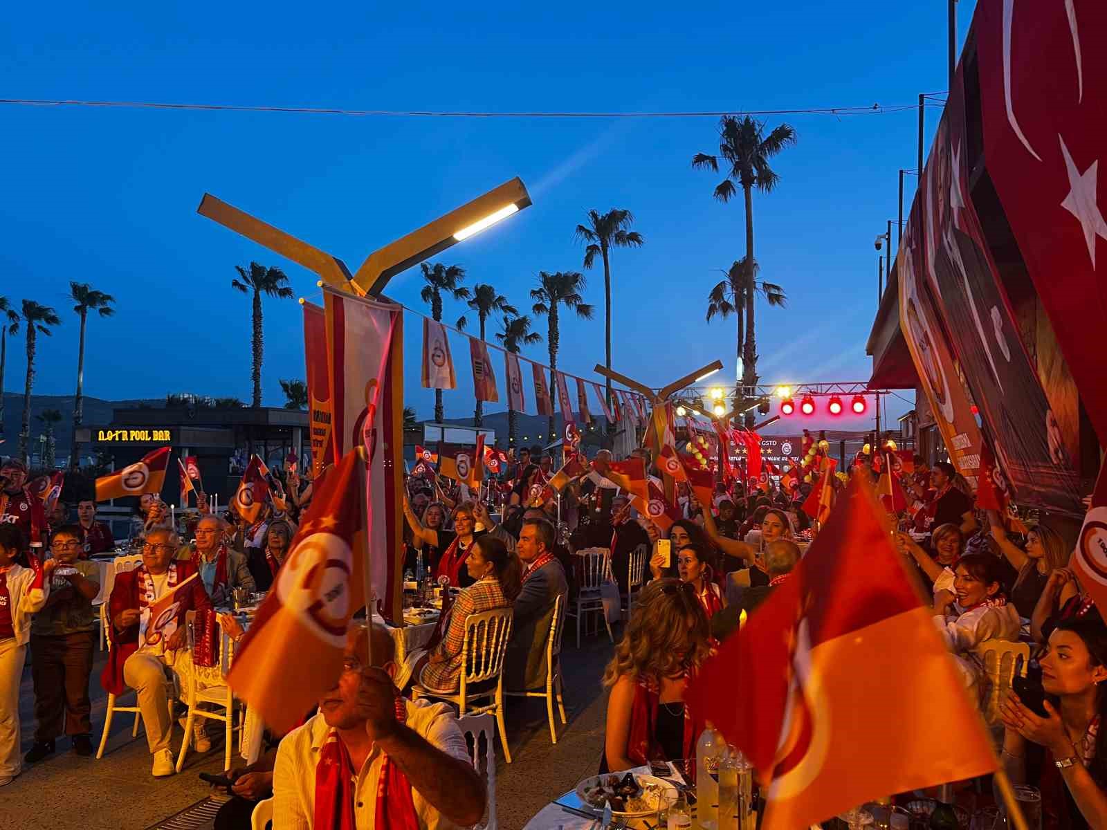 bandirma-da-galatasaray-in-26-sampiyonlugu-coskuyla-kutlandi