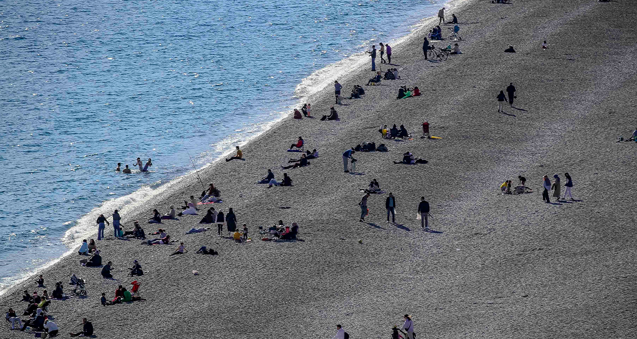 Yurdun dört bir yanında kar, Antalya’da yaz