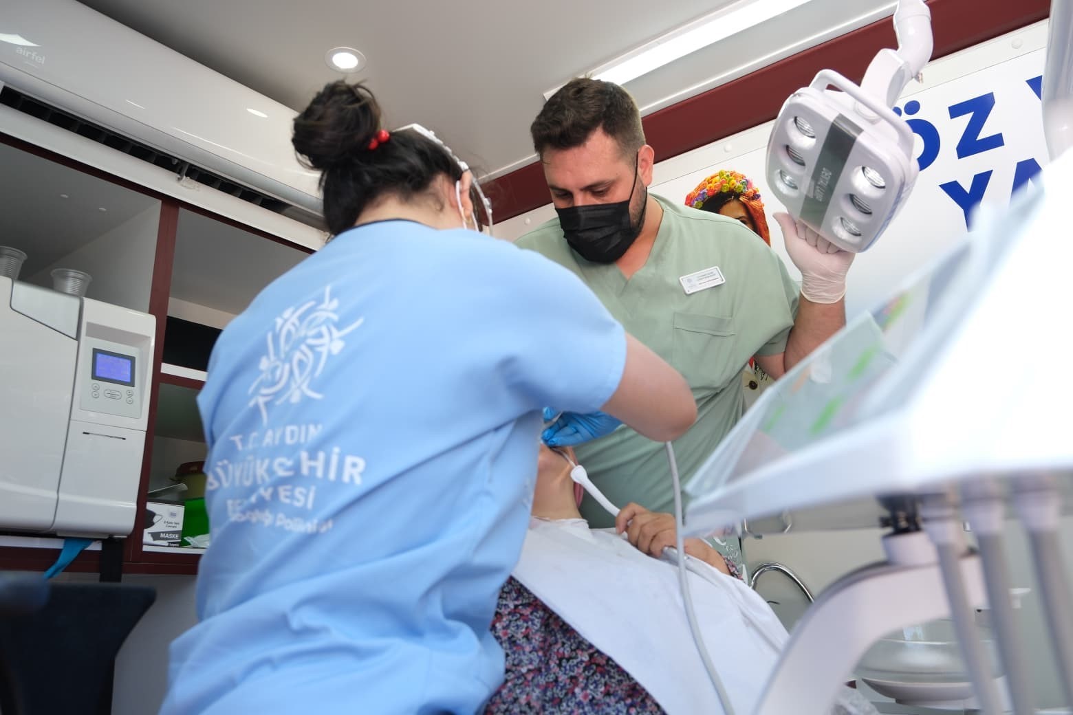 mobil-dis-klinikleri-uc-ilcede-vatandaslarla-bulustu