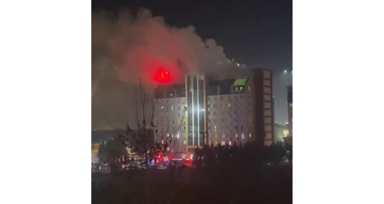 Esenyurt’ta 11 katlı rezidansta korkutan yangın!