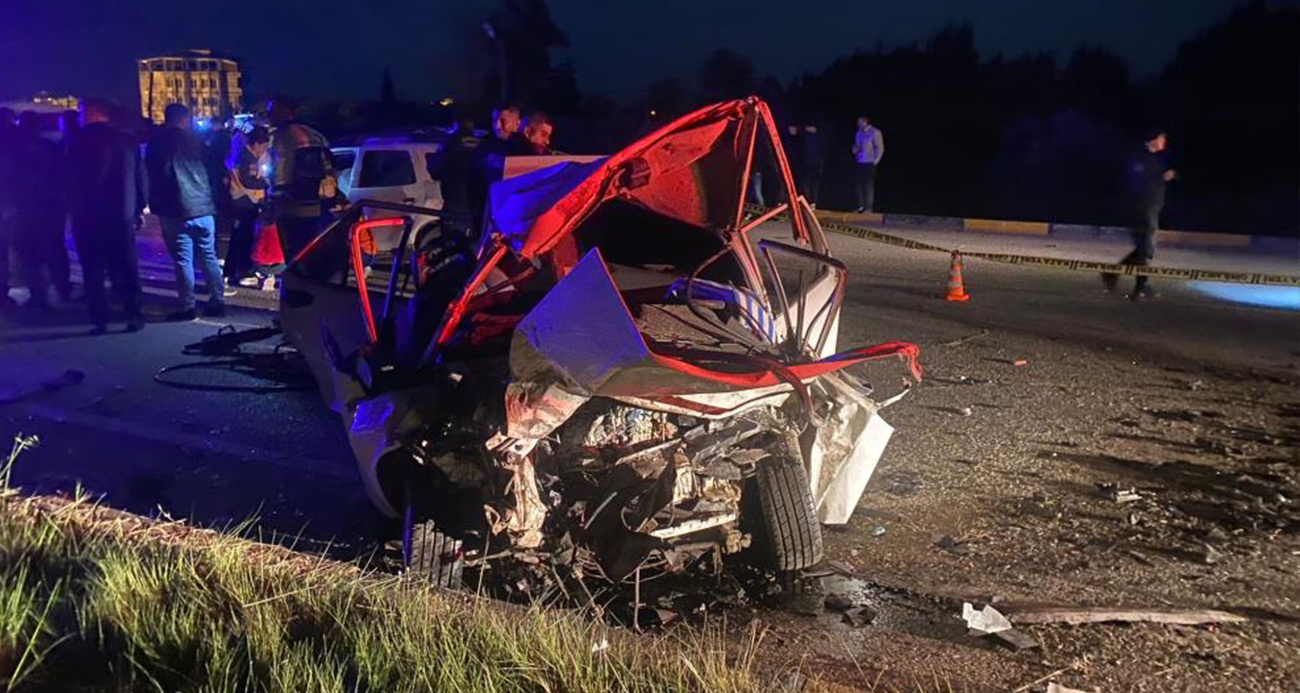 Antalya’da 3 aracın karıştığı feci kaza: 3 ölü