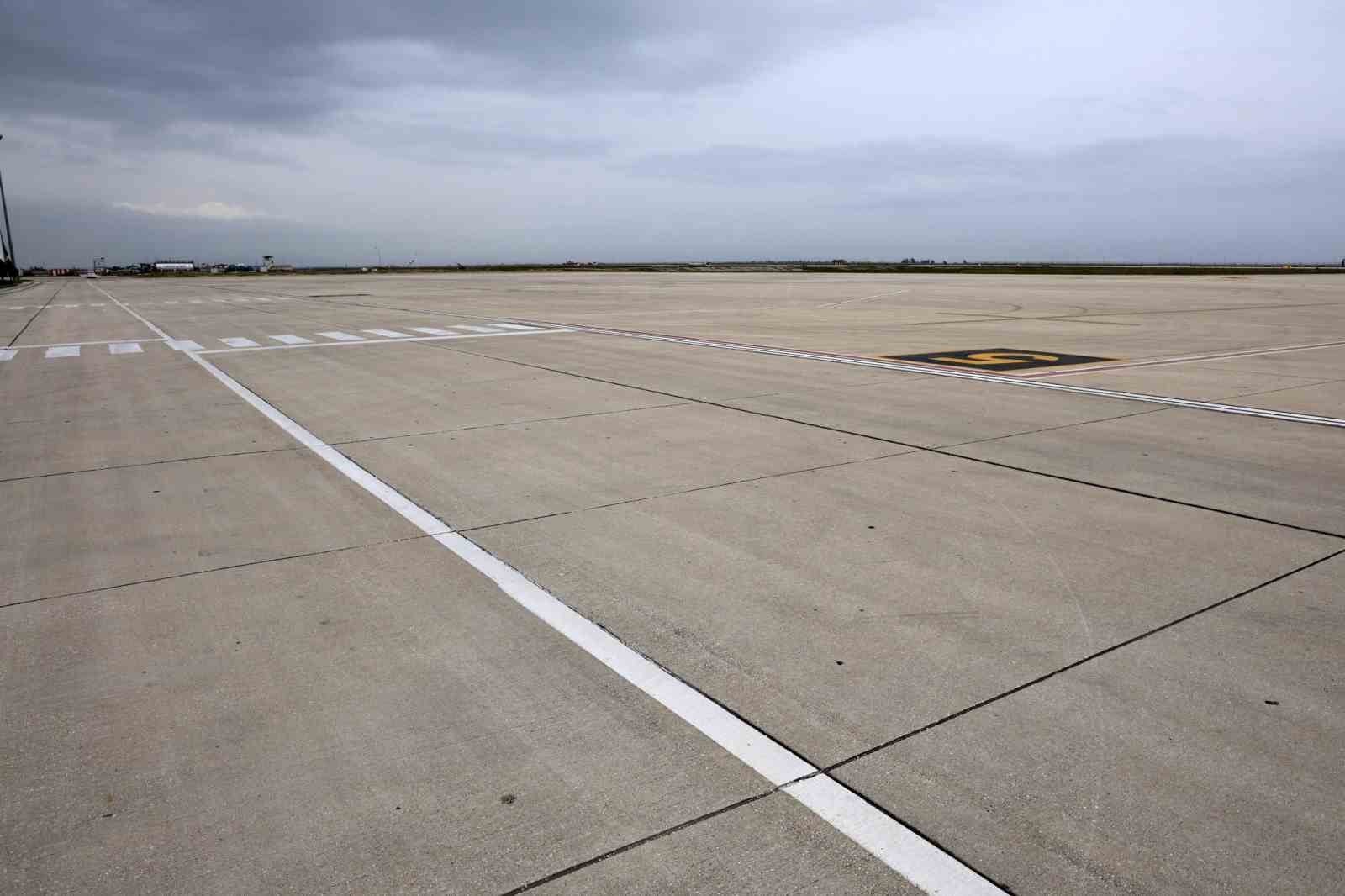 Depremde zarar gören Hatay Havalimanı’nda uçuşlar başlıyor