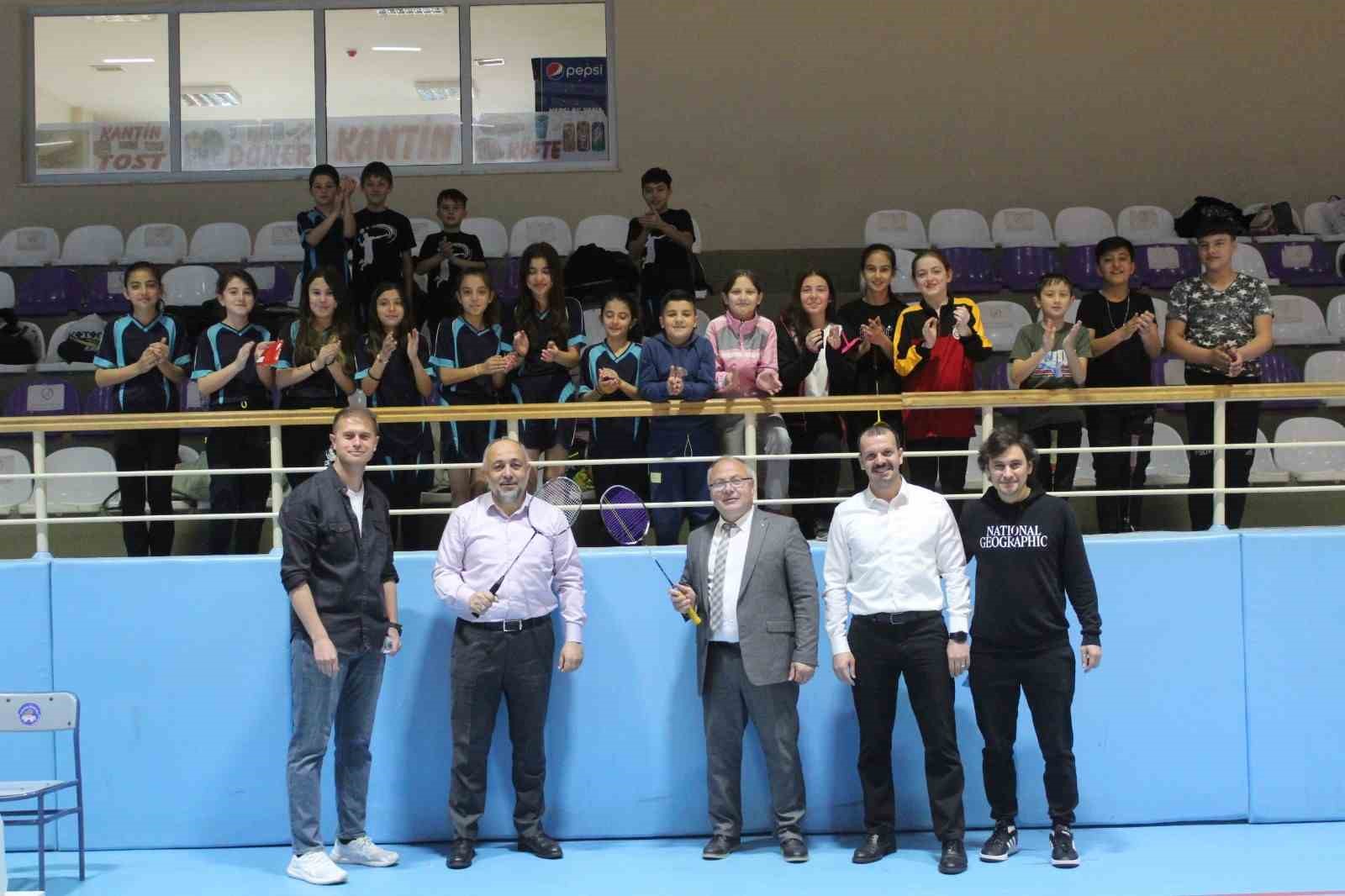 Okul Sporları ‘Badminton’ müsabakaları başladı