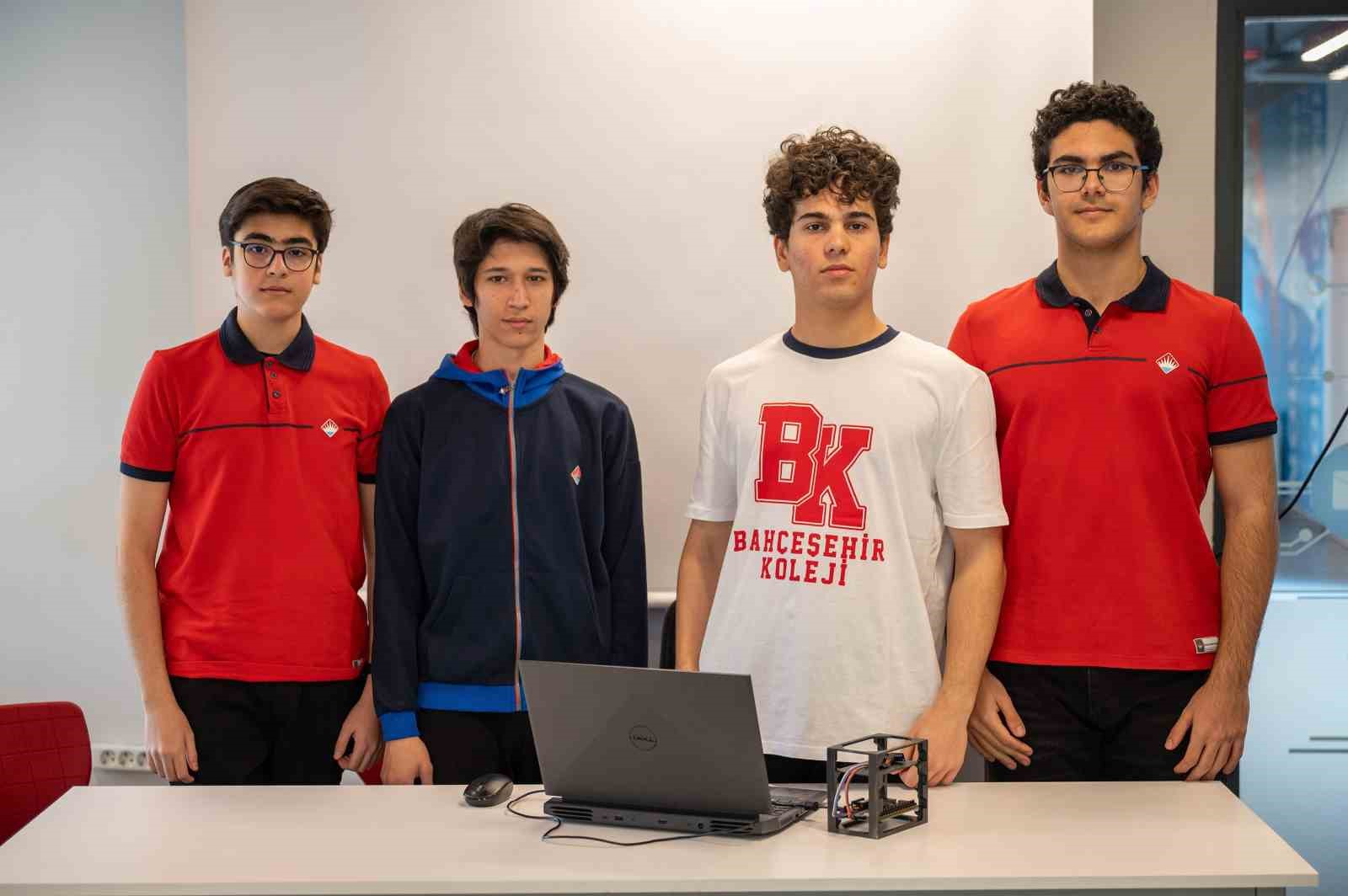Fen ve Teknoloji Lisesi öğrencileri uzay için çip tasarladı