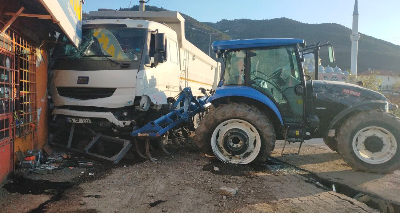 Çorum’da kamyon iş yerine girdi: 1 ölü, 1 yaralı