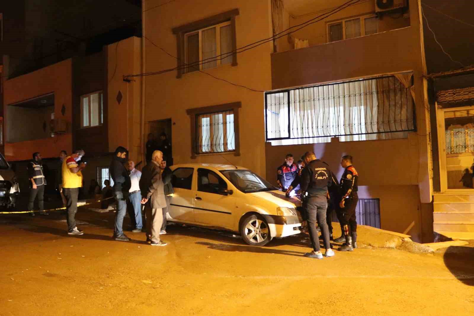 İzmir’de baba dehşeti: 1 kızını öldürdü, diğerini yaraladı