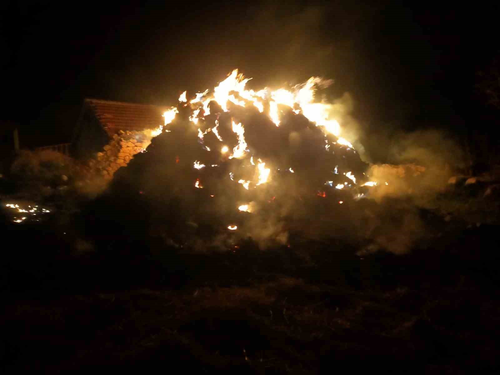 Alaca’da 700 saman balyası alev alev yandı