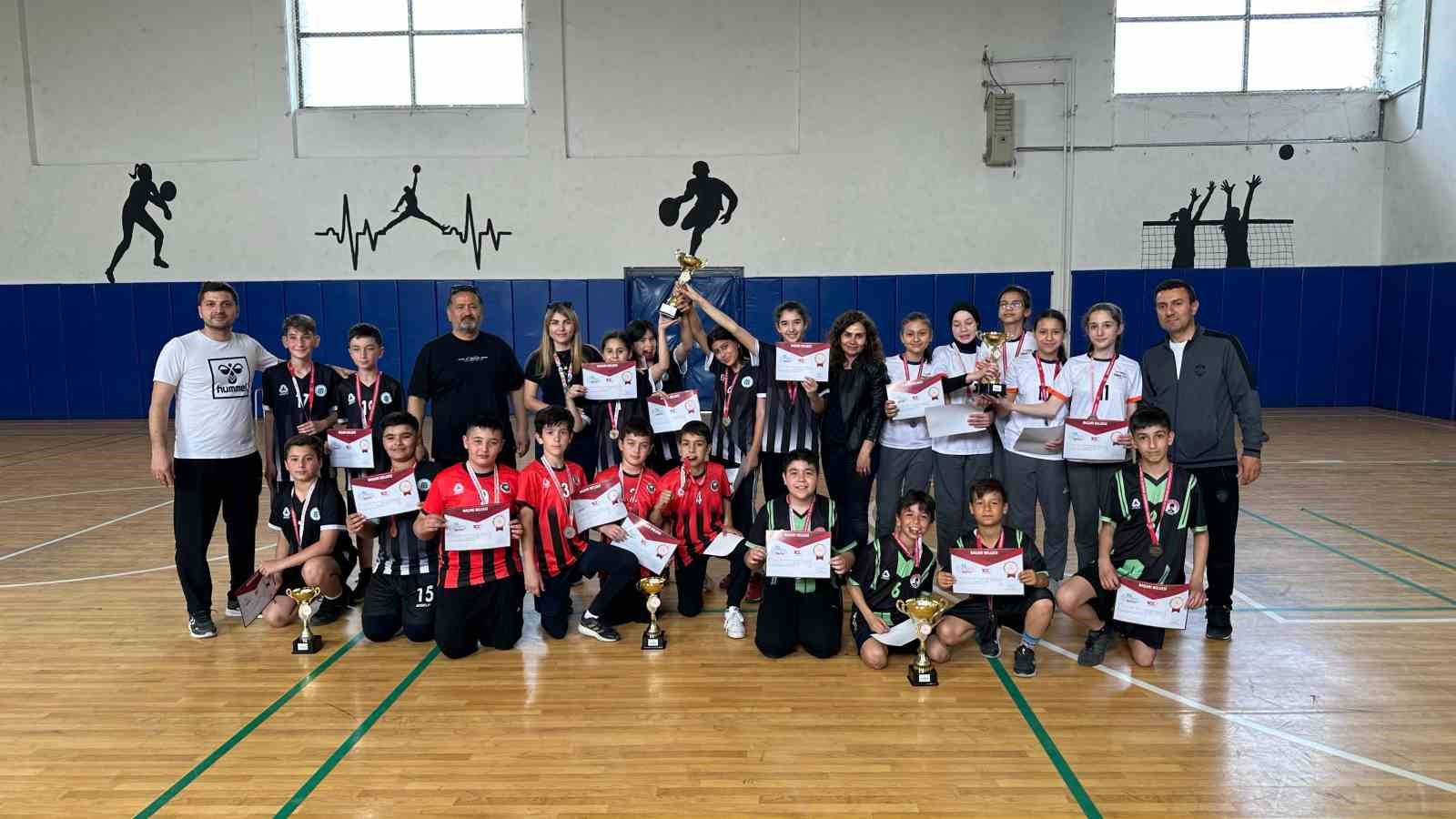 Badminton şampiyonları belli oldu