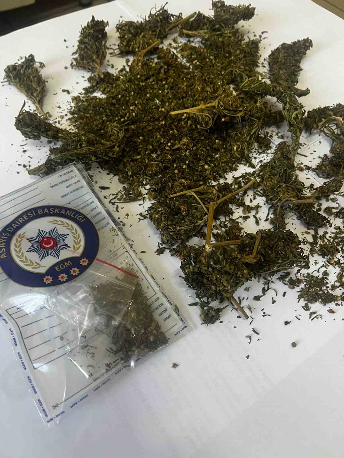 İncirliova’da iki şüphelinin üzerinde uyuşturucu madde çıktı