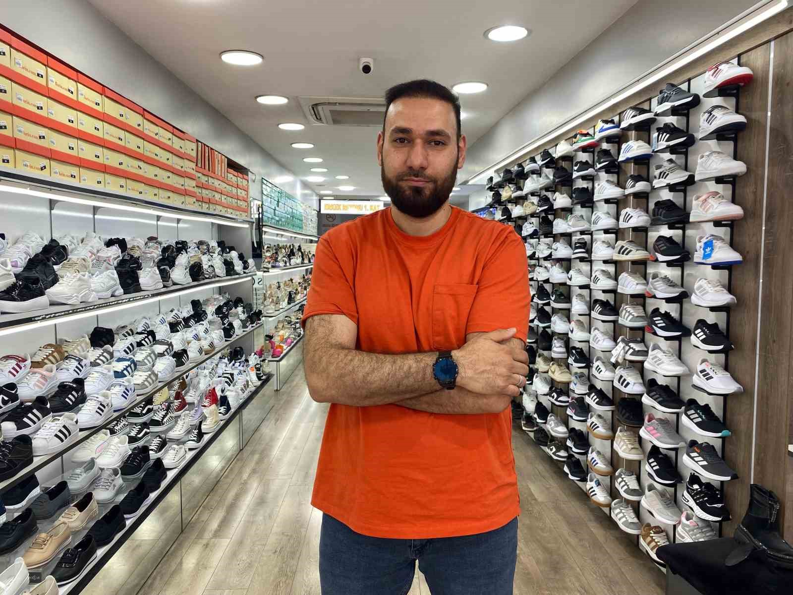 Bayramlık ayakkabılar vatandaşları bekliyor