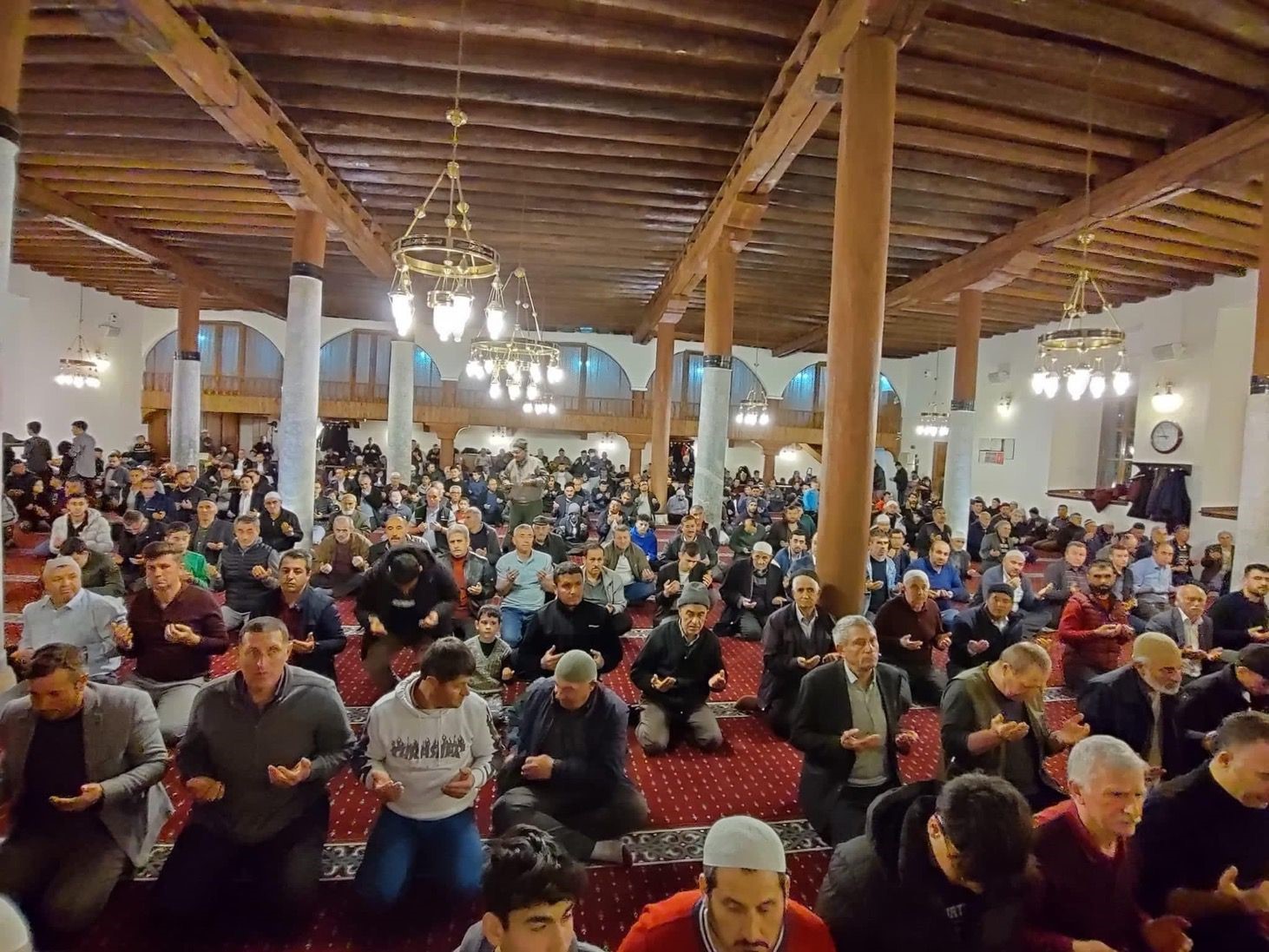 Afyonkarahisar’da Kadir Gecesi dualarla idrak edildi