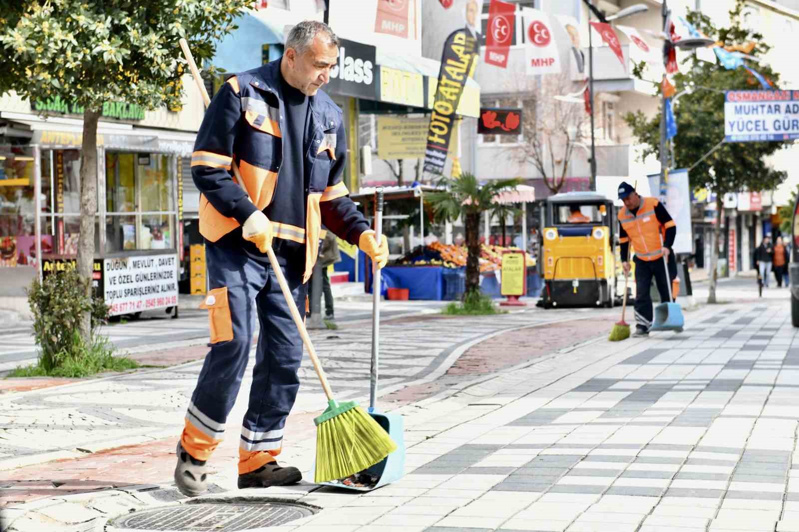 Esenyurt’ta sokaklar Ramazan Bayramı’na hazır