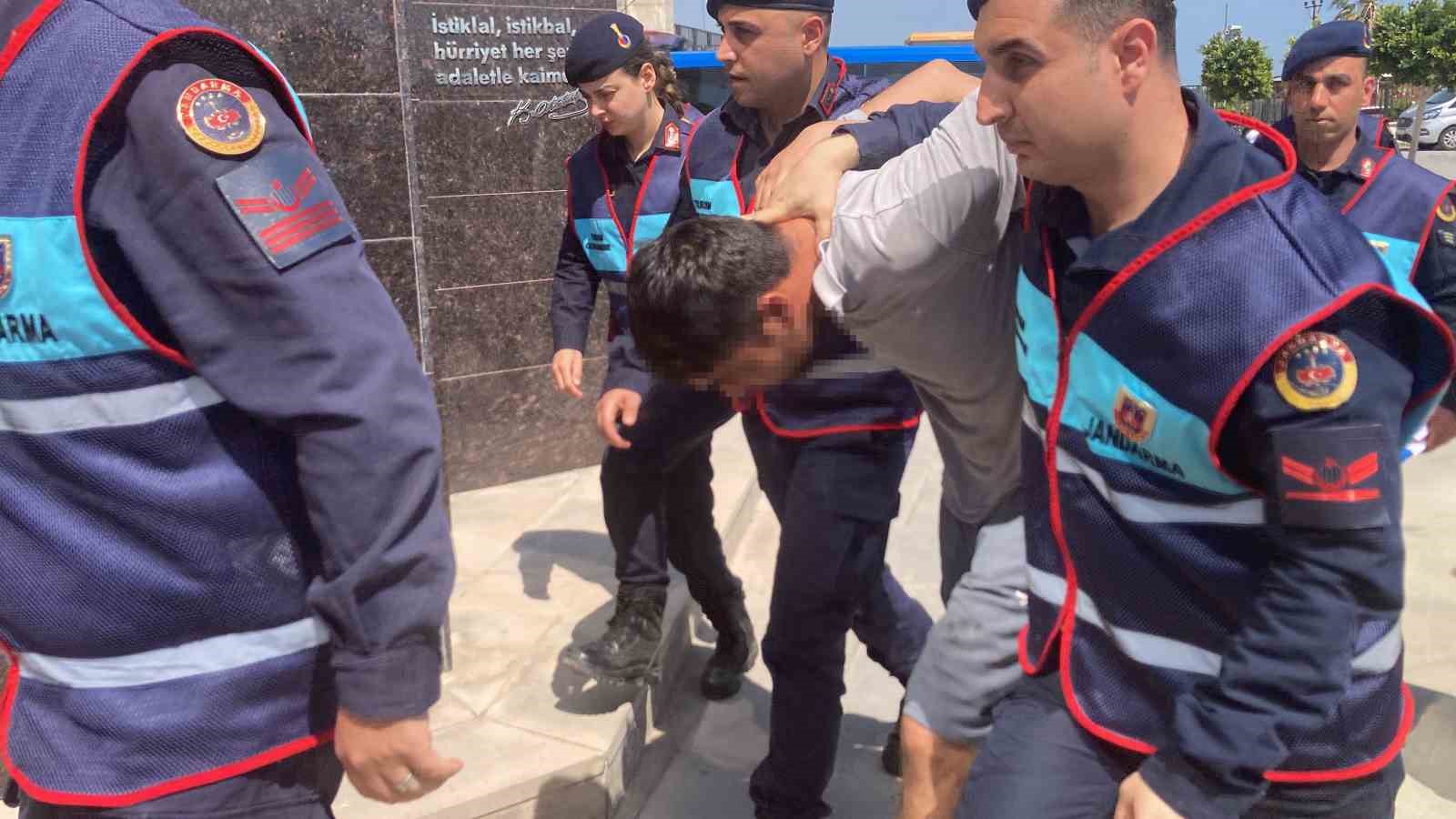 Görüntüleri ortaya çıktı: 3 kişiyi öldürüp yakan şüpheli, maktulün alyansını satmış