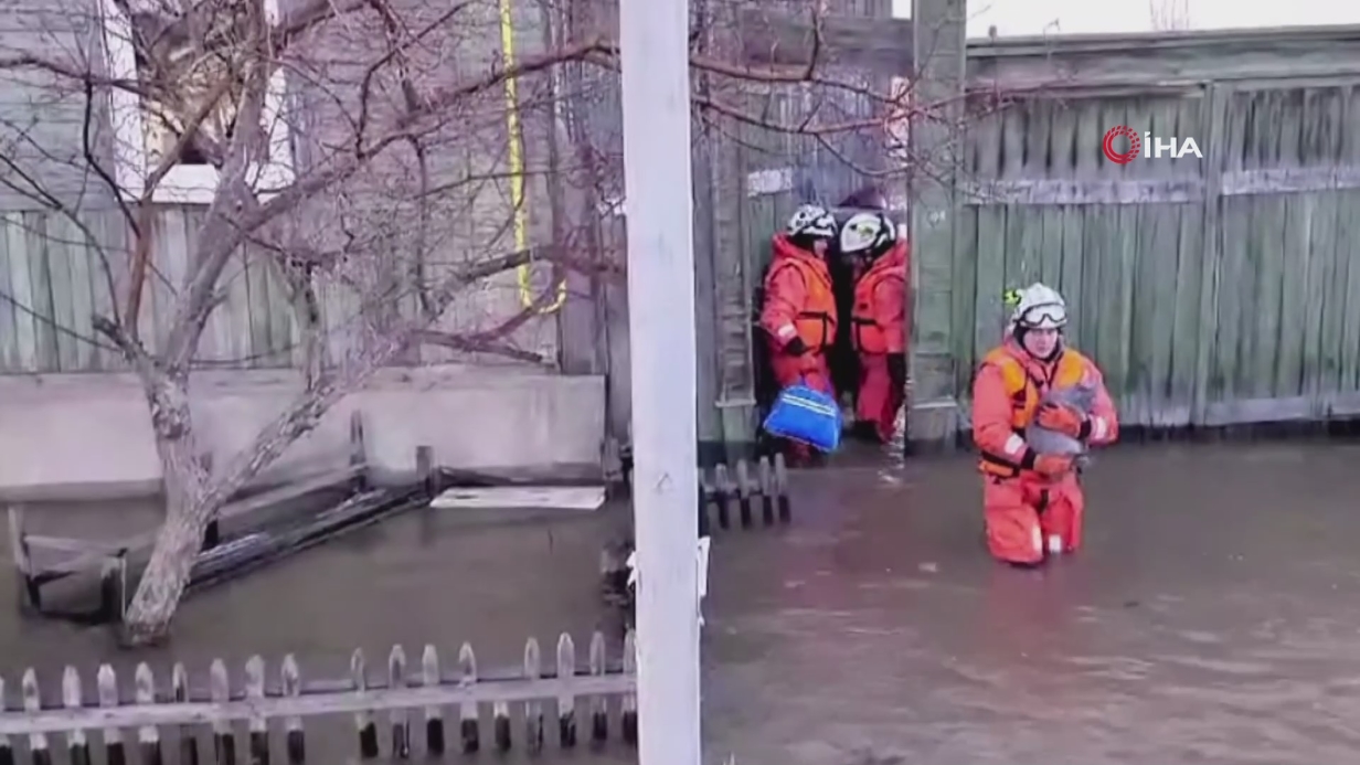 Rusya’da baraj kısmen yıkıldı, 2 bin 400'den fazla ev sular altına kaldı