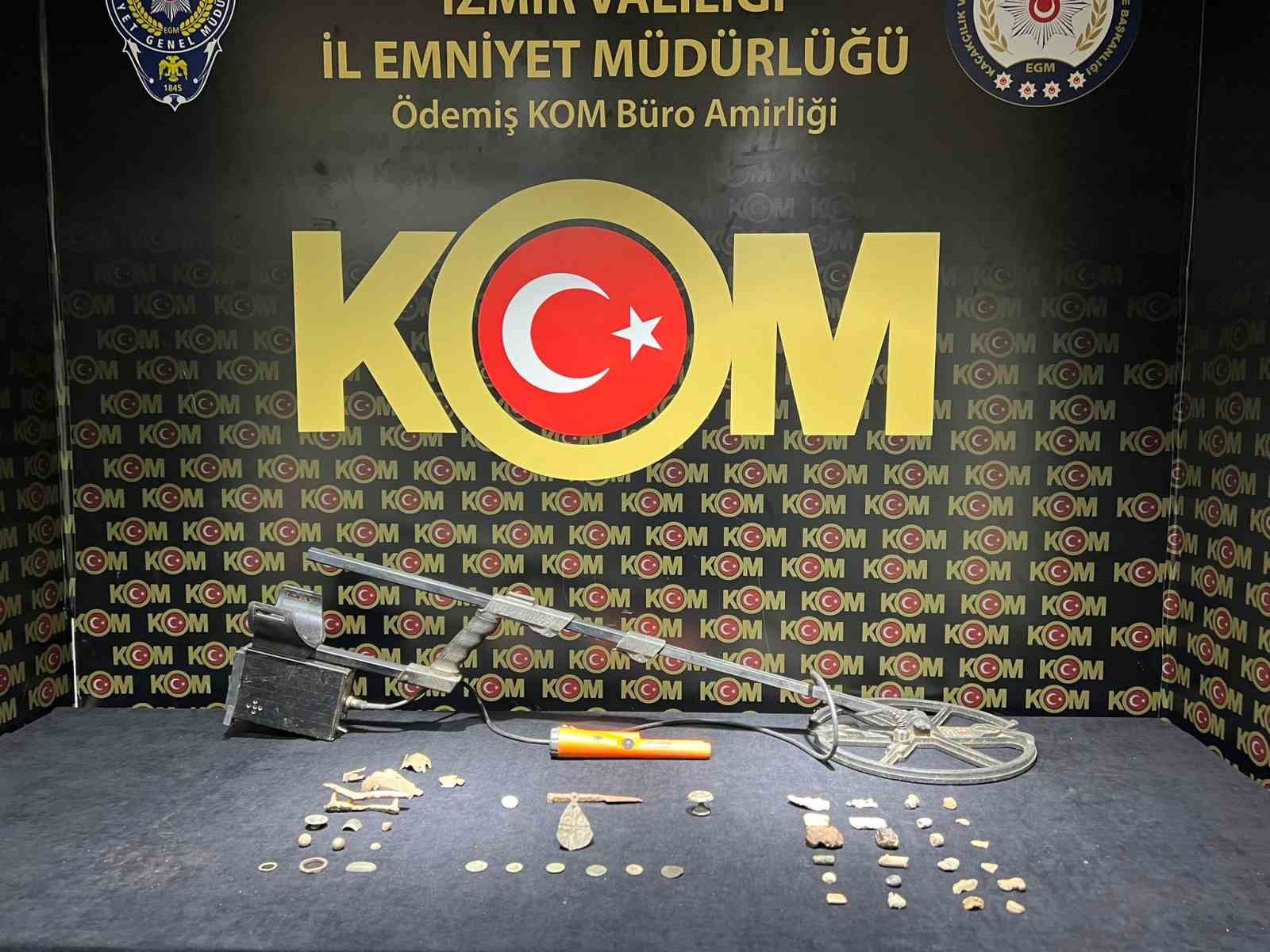 İzmir’de tarihi eser kaçakçısı yakalandı