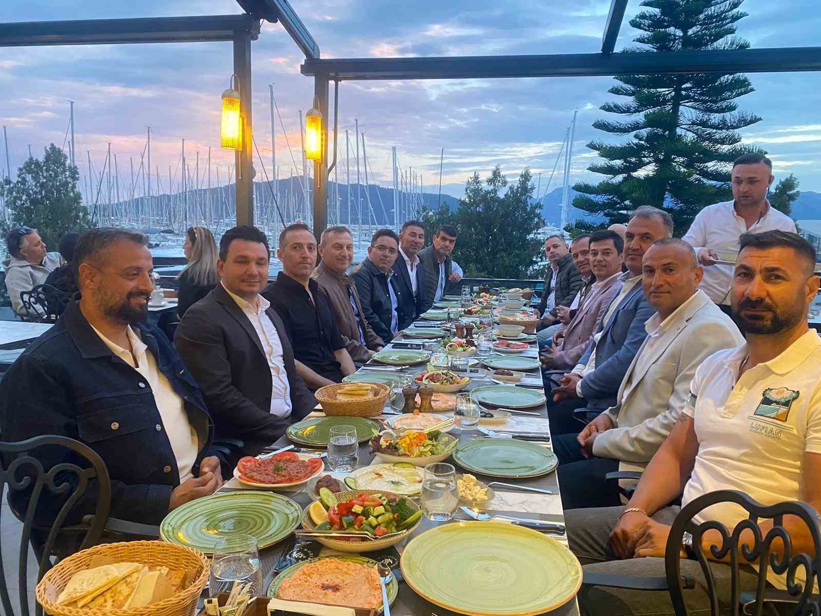 Marmaris Su Sporları Kooperatifi ilçe protokolü ile iftarda buluştu