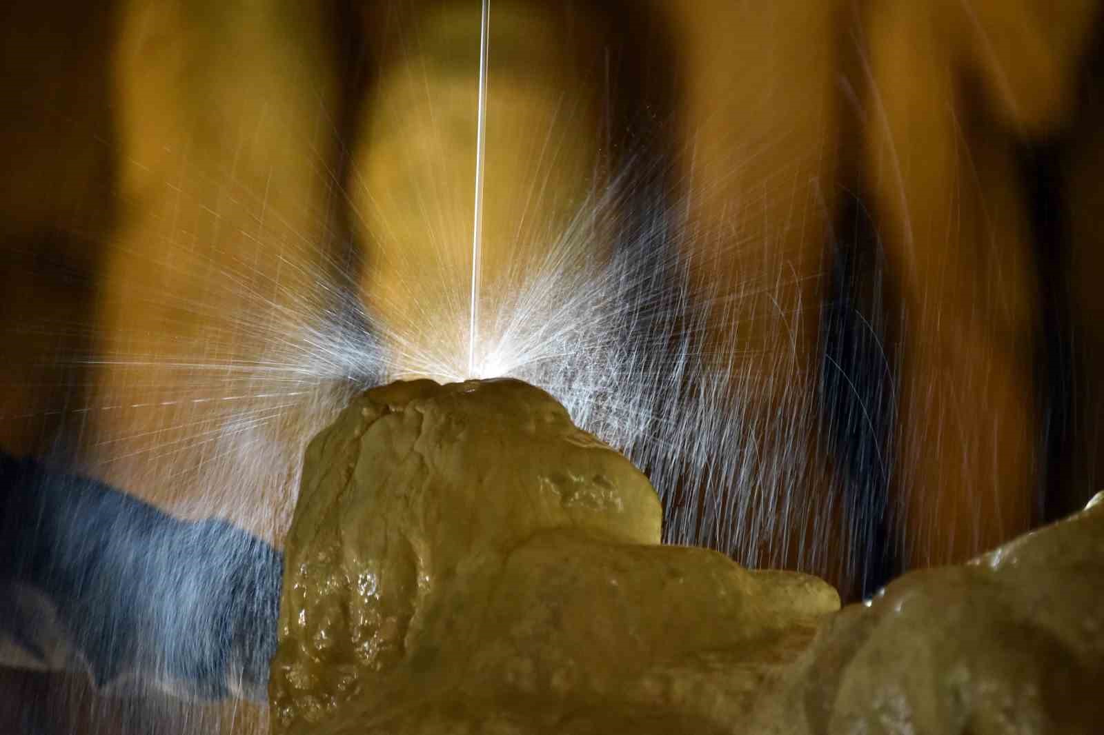 Gümüşhane’nin yeraltı sarayı Karaca Mağarasında sezon başladı