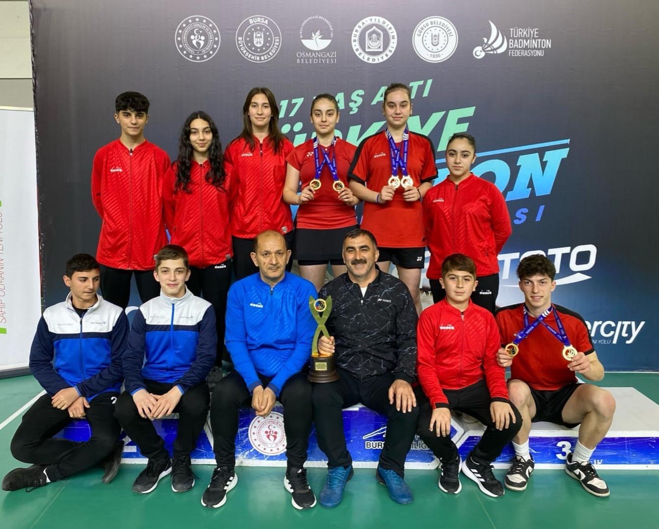 Erzincanlı badmintoncular 4 farklı branşta Türkiye şampiyonluğu kazandı