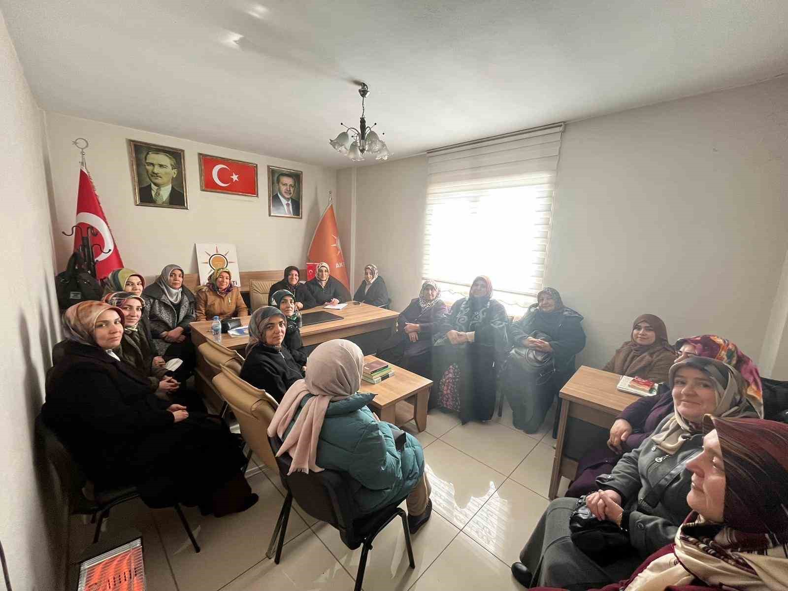 AK Parti Elbistan Kadın Kolları’nda toplu istifa
