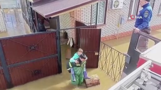 Rusya’yı sel vurdu: 10 bin ev sular altında kaldı