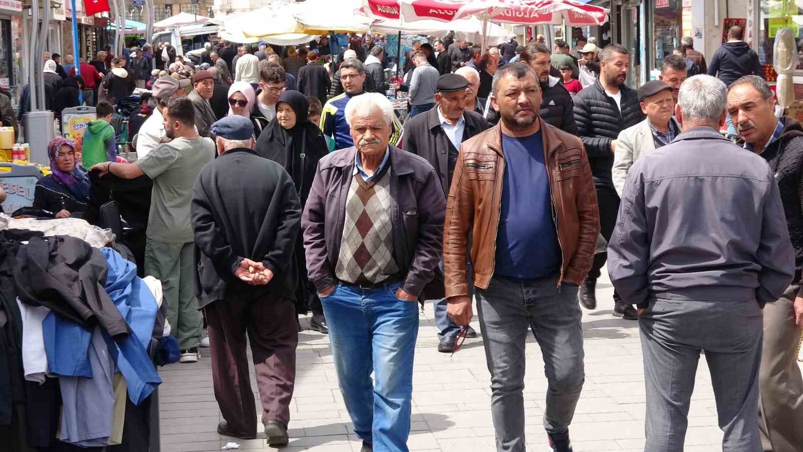 Yozgat’ta çarşı ve pazarda bayram yoğunluğu yaşanıyor