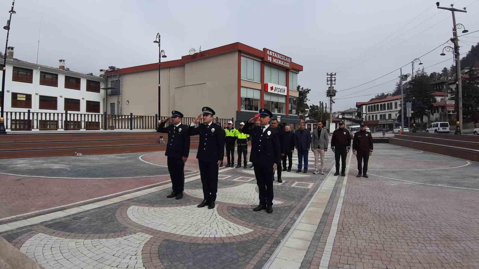 Bolu’da Türk Polis Teşkilatı’nın 179. kuruluş yıl dönümü için çelenk sunma töreni düzenlendi