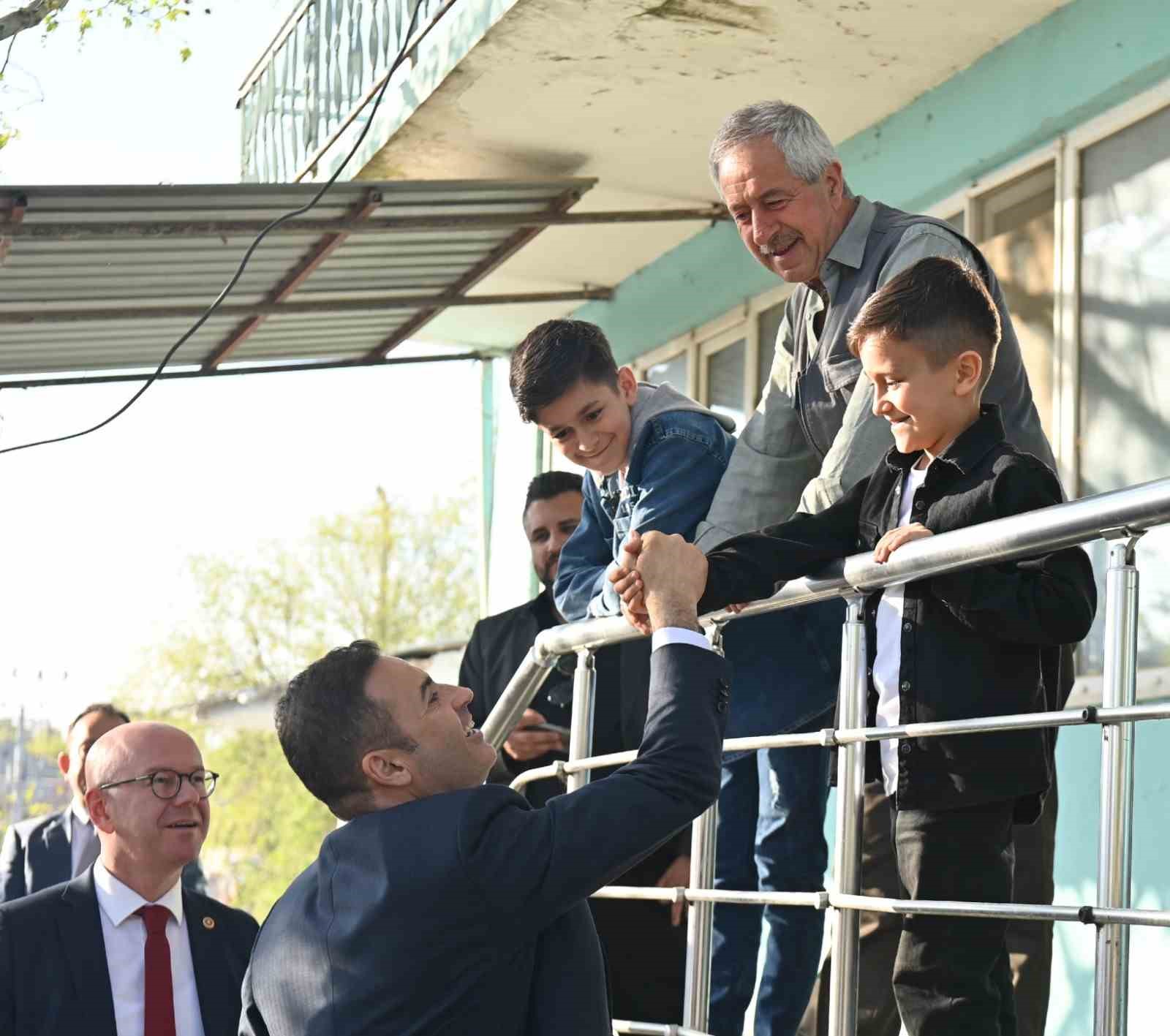Başkan Ahmet Akın’a Susurluk ve Karesi’de coşkulu karşılama