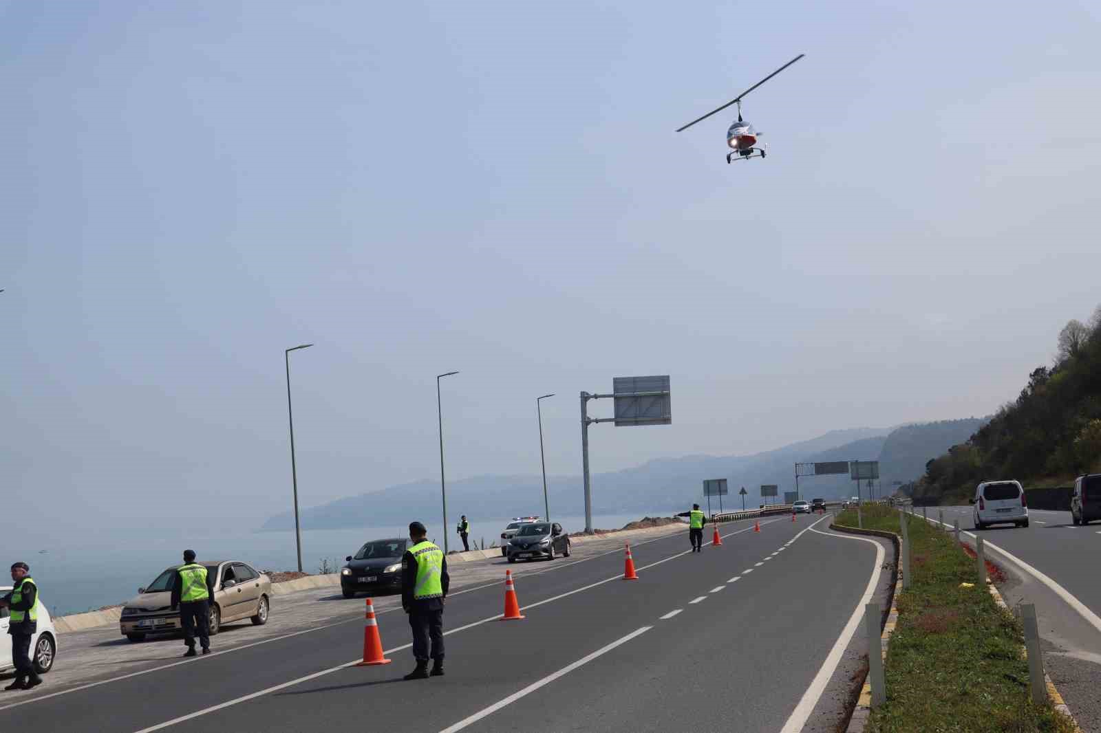Jandarma’dan helikopter dronlu denetim