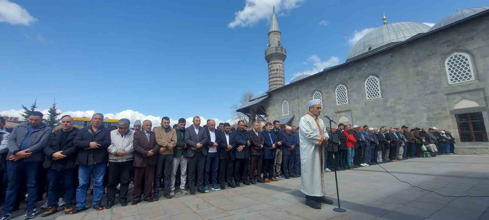 Erzurum’da Gazze şehitleri için gıyabi cenaze namazı kılındı