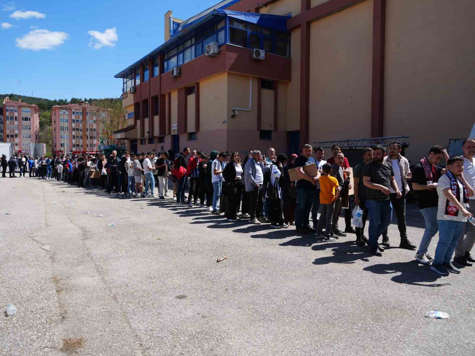 Kastamonuspor taraftarından Amed maçına yoğun ilgi