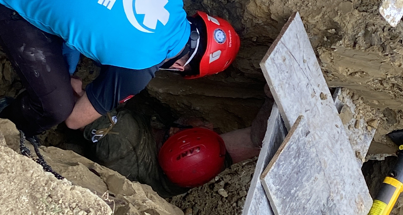 Çanakkale’de toprak kayması: Göçük altında kalanları kurtarma çalışmaları devam ediyor