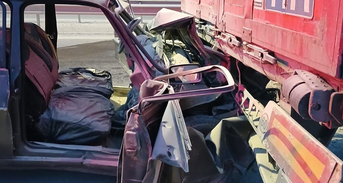 Otomobil tıra arkadan çarptı: 1 ölü