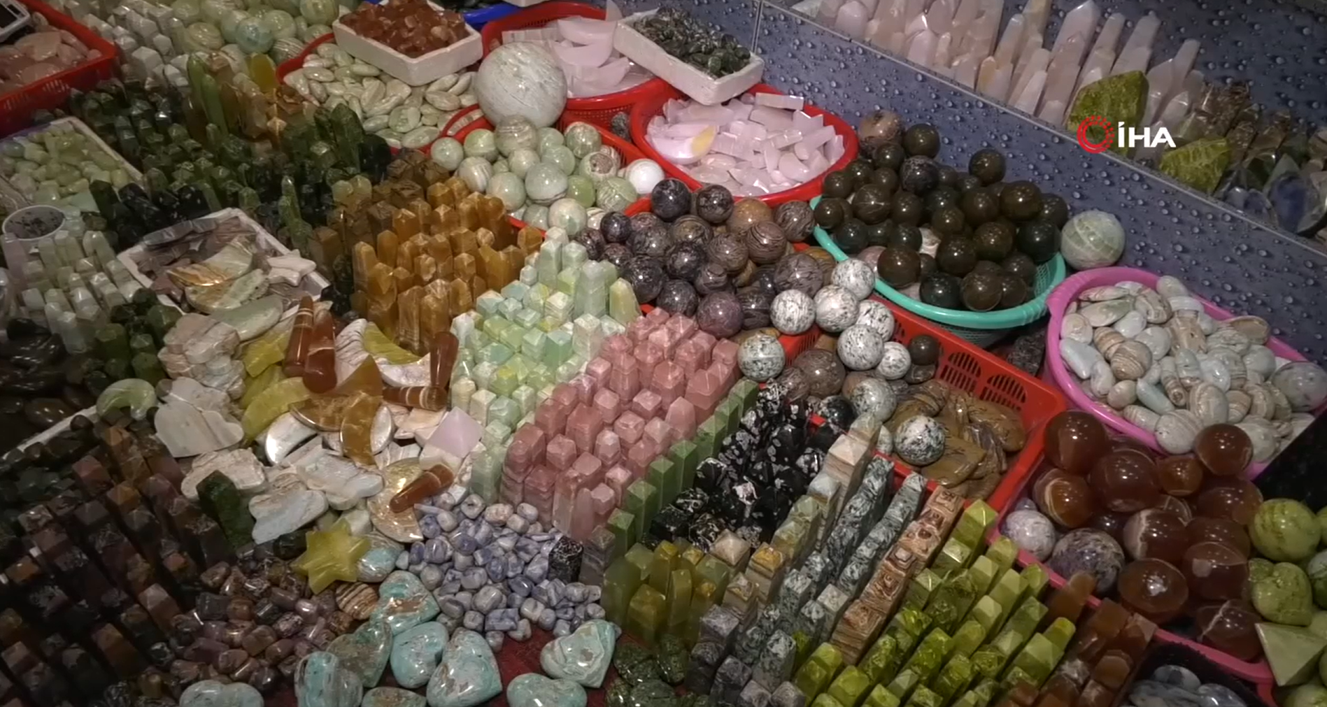 The Story Of Namak Mandi: Asia’s Largest Gemstone Market