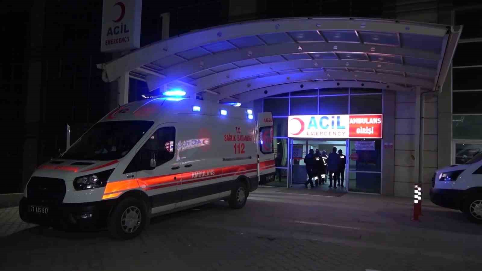 Kırıkkale’de ambulans ile ticari taksi çarpıştı: 4 yaralı