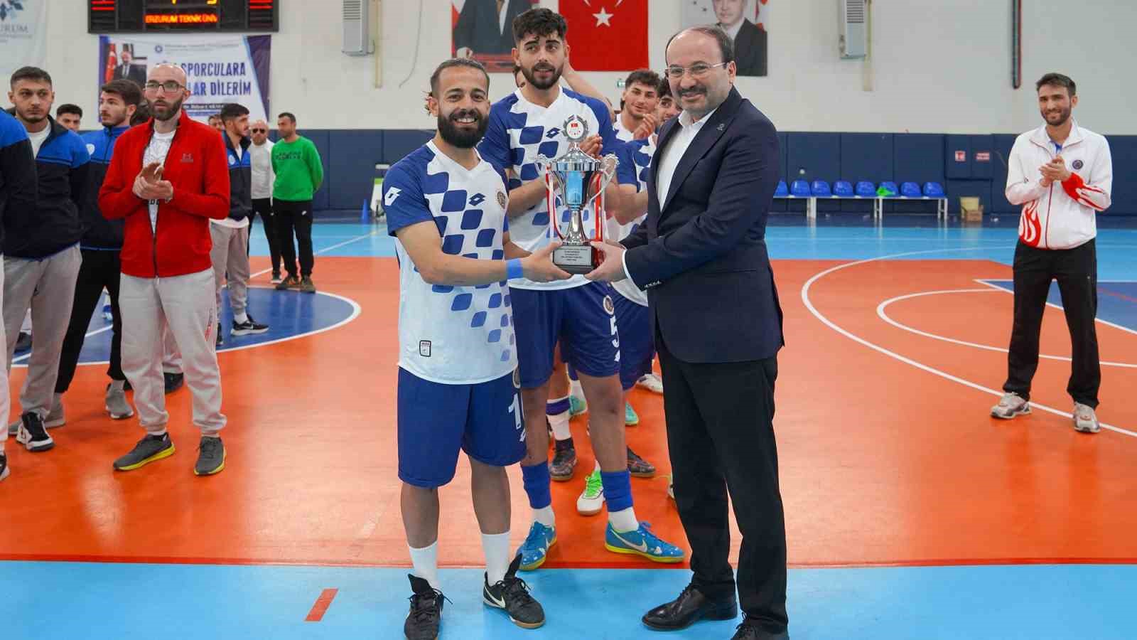 Salon futbolunda Atatürk Üniversitesi şampiyon
