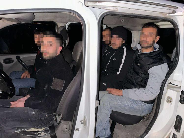 Edirne’de 13 kaçak göçmen yakalandı