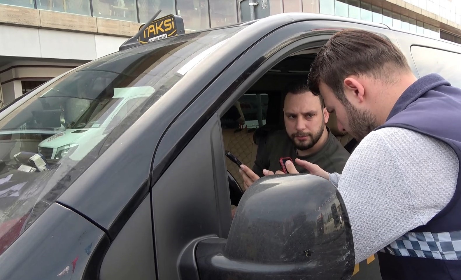 Taksim’de ticari taksi denetimi yapıldı