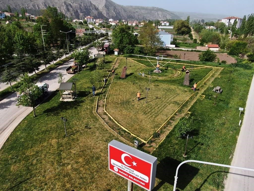 İnönü’de yabani ot temizliği hız kesmeden devam ediyor