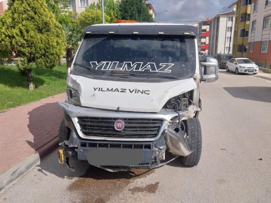 Bilecik’te alkollü sürücü dehşet saçtı, 8 aracı biçti