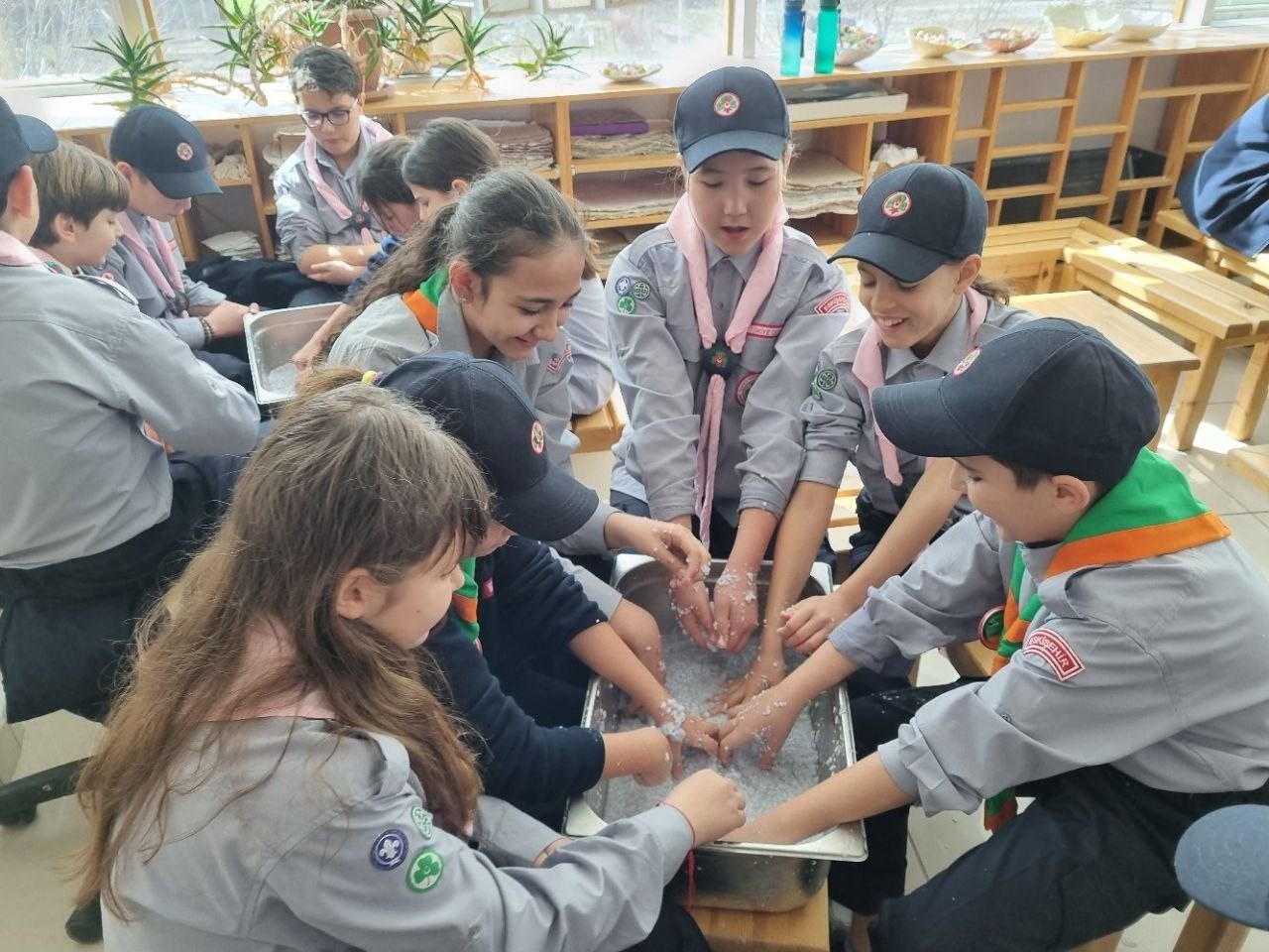 Minik izciler çalışmalarını sürdürüyor