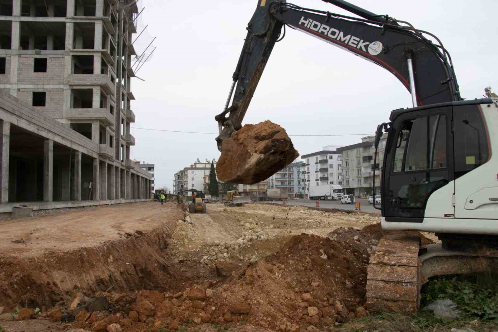 Mersin’de yeni yollar açılmaya devam ediyor