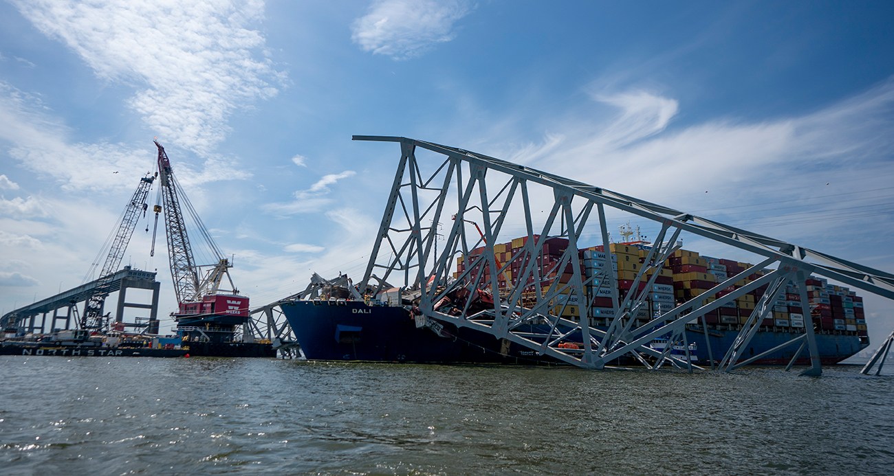 ABD'de yıkılan köprüden nehre düşen işçilerin tamamının cansız bedenine ulaşıldı
