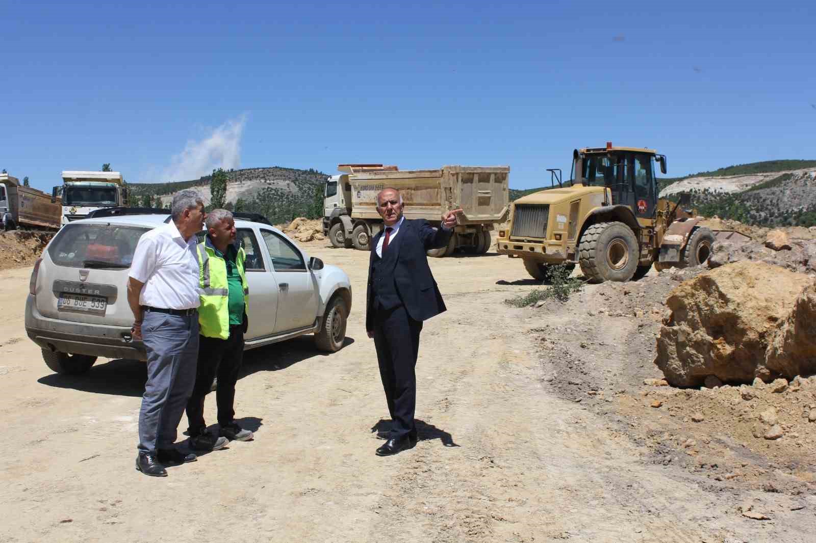 Başkan Demirtaş, Hisarcık-Gediz karayolunda incelemelerde bulundu