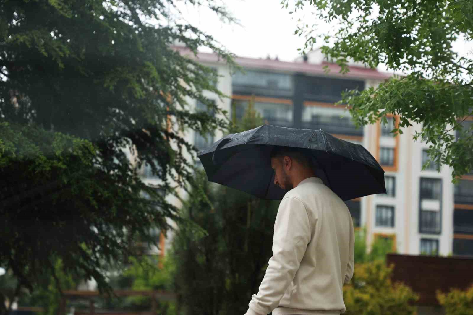 Elazığ’da sağanak yağış etkili oldu