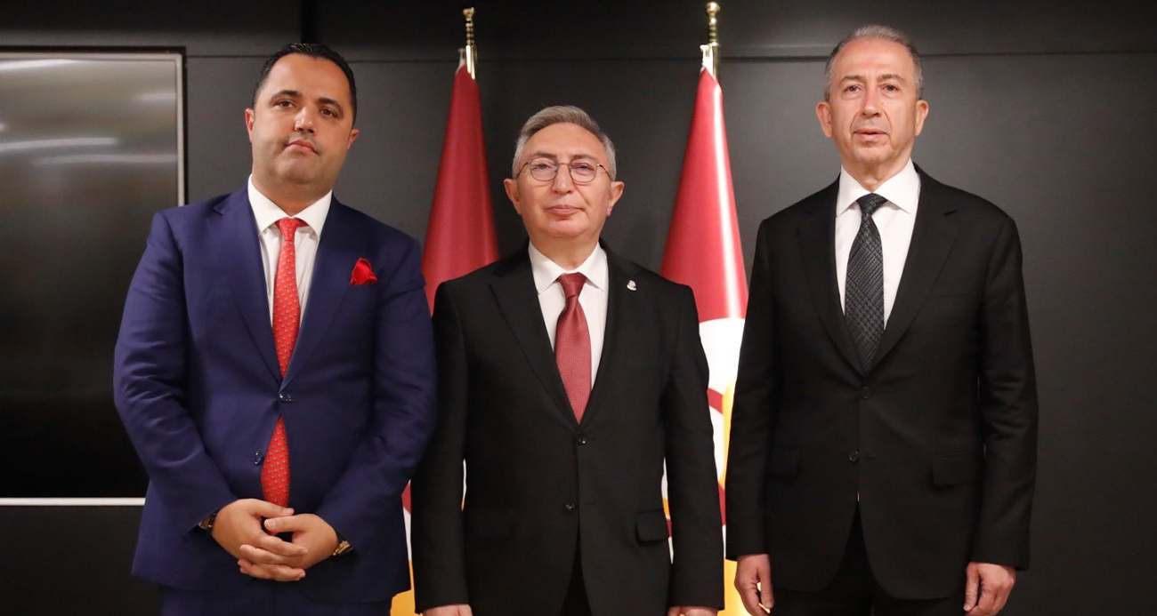 Galatasaray’da başkan adayları renk seçimi yapıldı