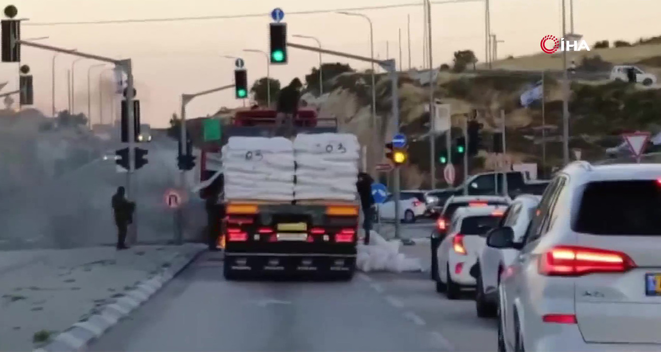 Yahudi yerleşimciler Batı Şeria’da Gazze’ye gittiği gerekçesiyle gıda yüklü tıra saldırdı