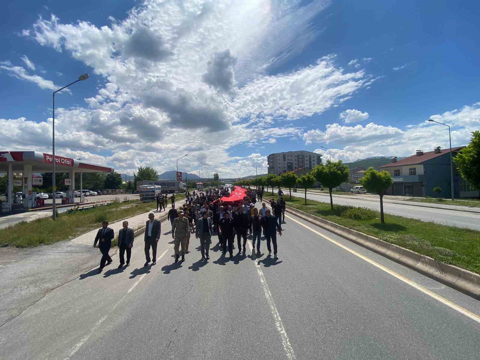 Güroymak’ta “Gençlik Yürüyüşü” düzenlendi