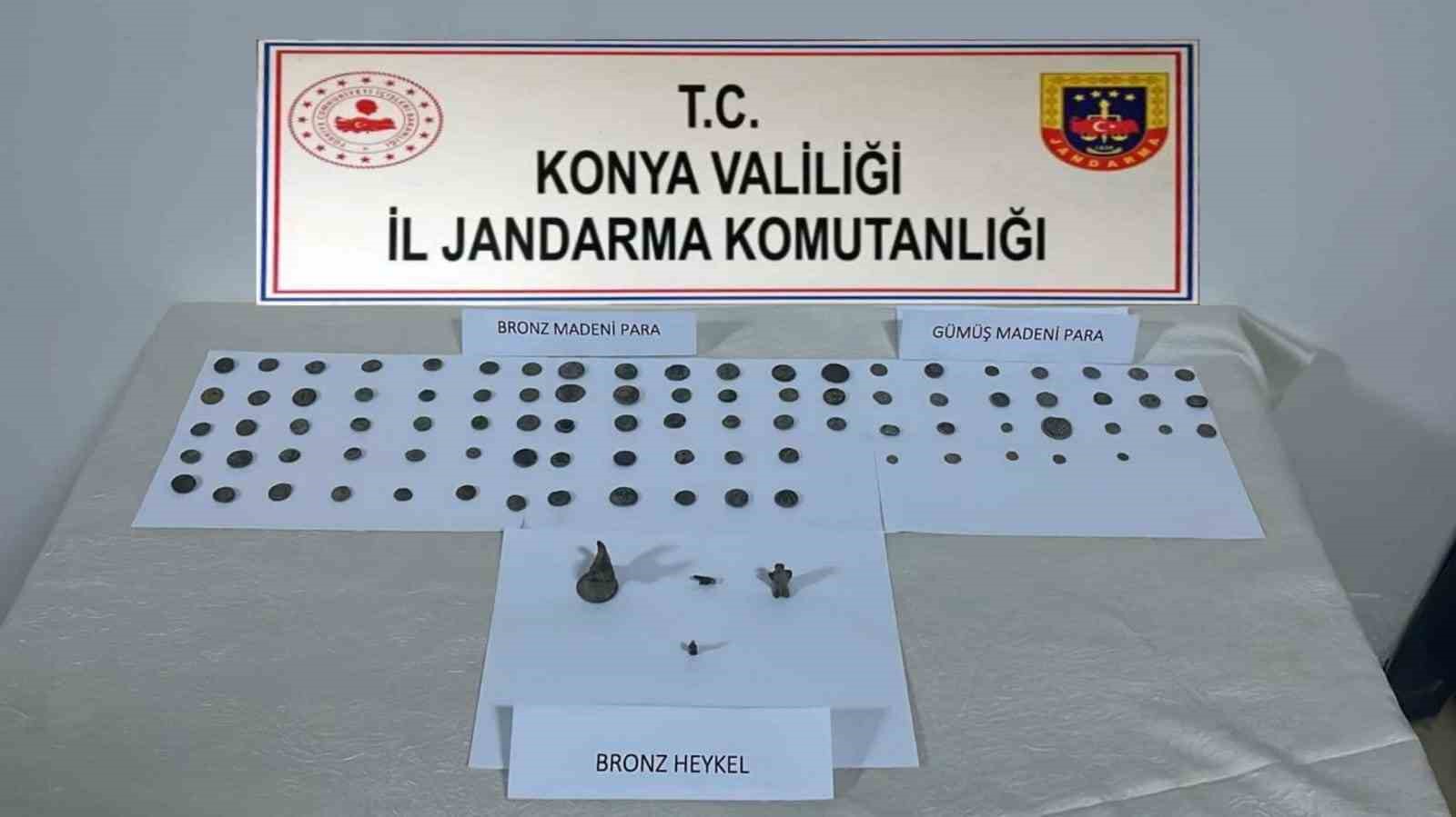 Konya’da jandarmadan tarihi eser operasyonu