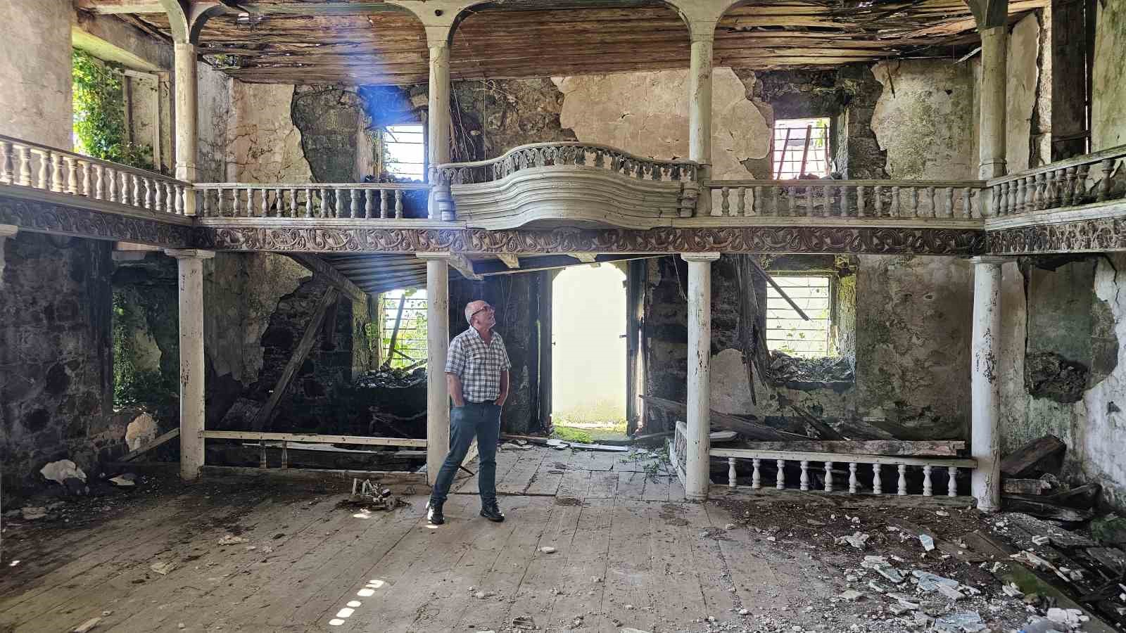 tarihi-cami-20-yildir-restorasyon-bekliyor-bir-20-yil-daha-bekleyemeyiz